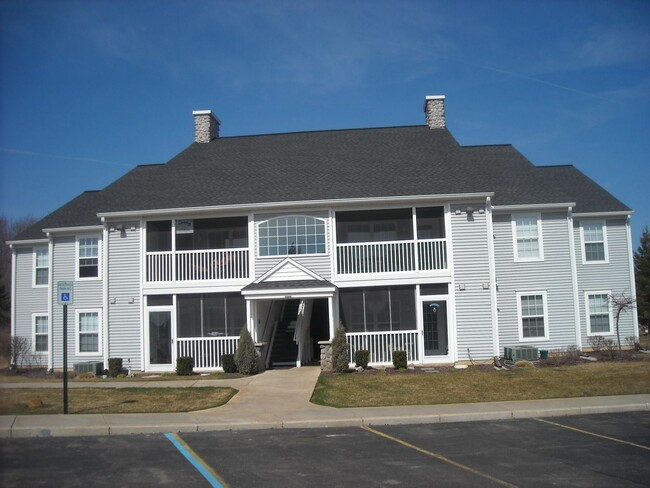 Building Photo - 2 br, 2 bath House - 712 W. Barrington Circle
