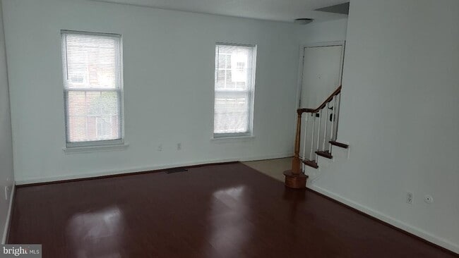 Building Photo - 126 Wellington Terrace