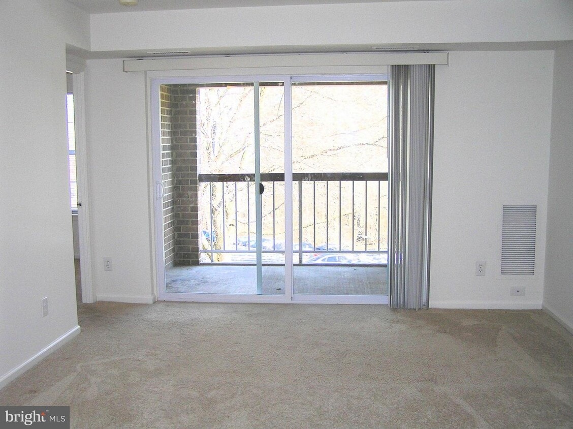 5817 Cove Landing Rd Unit 203, Burke, VA 22015 Room for Rent in Burke, VA