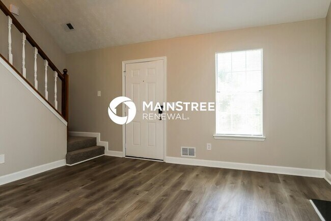 Building Photo - 3 Bedroom Pet-Friendly Home in Lithonia, GA with Main Street Renewal
