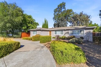 Building Photo - 14370 Oka Ln