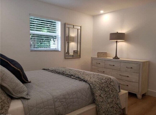 Foto del edificio - Charming Newly Renovated 1-Bedroom Bungalo...