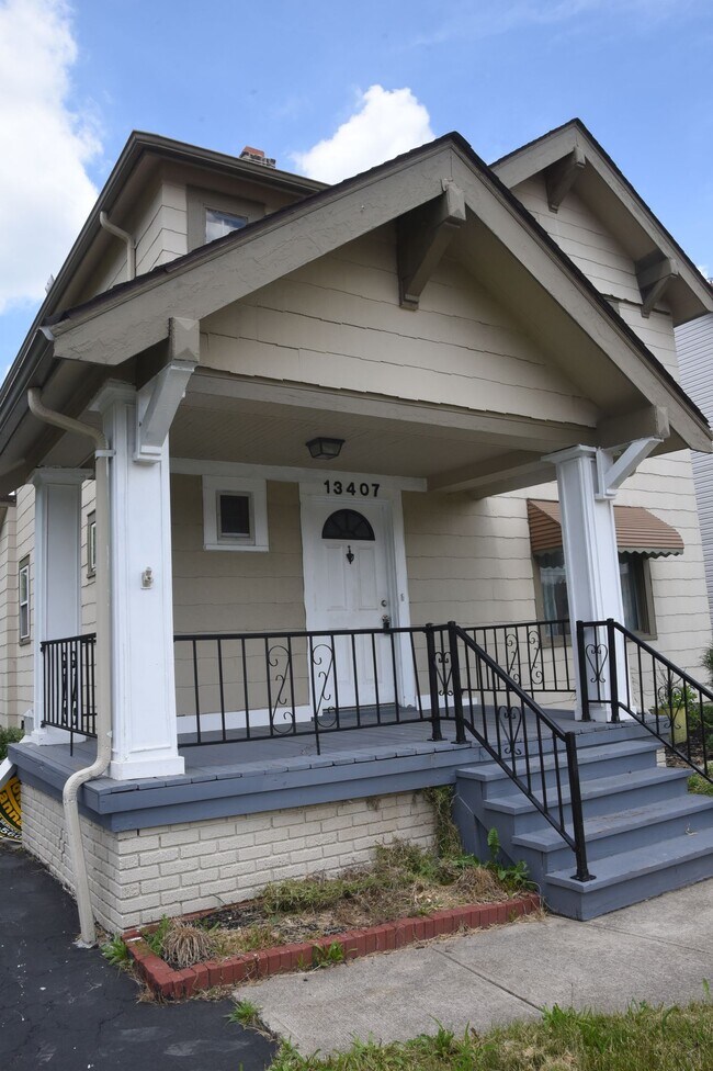 Foto del edificio - 13407 Cedar Rd