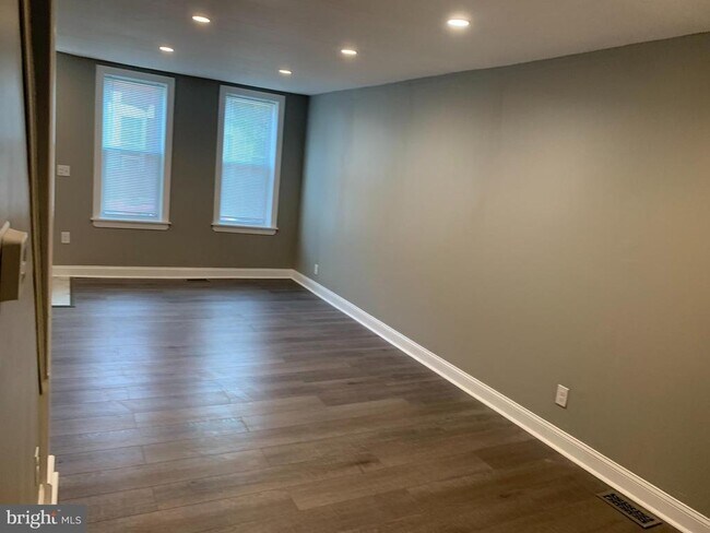 Foto del edificio - 1819 Sigel St