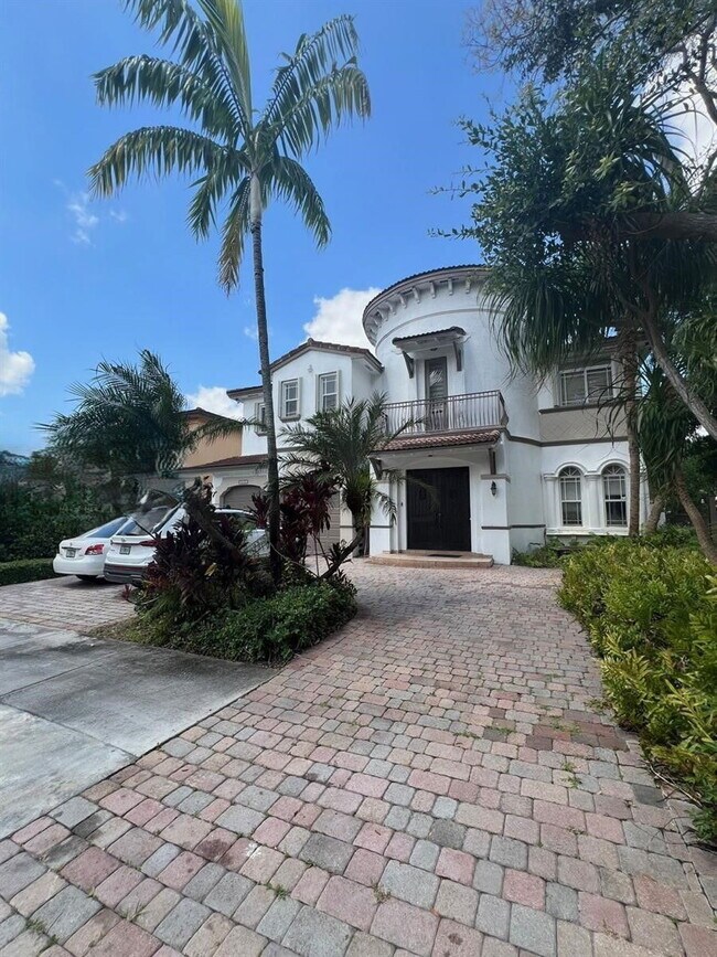 Foto del edificio - 6502 SW 162nd Ct
