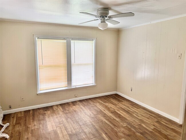 Foto del edificio - 1323 E 35th St