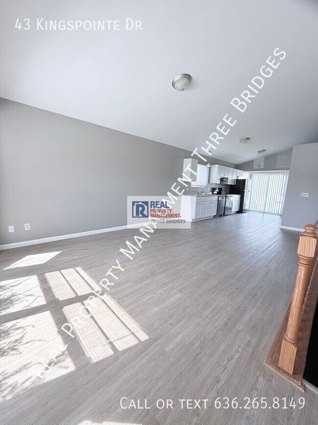 Foto del edificio - 43 Kingspointe Dr