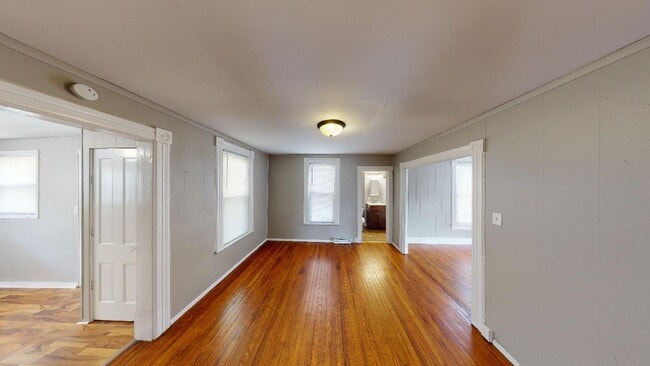 Building Photo - 341 W Chamberlin St
