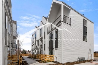 Building Photo - 1182 S Reed St