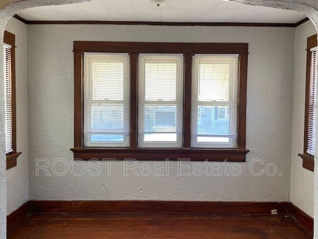 Building Photo - 147 W Hudson Ave