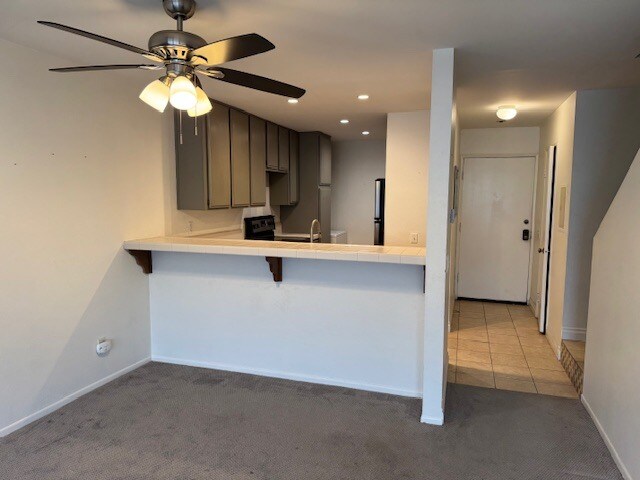 Barra de cocina y comedor - baño auxiliar a la derecha de la puerta de entrada - 350 Burchett St