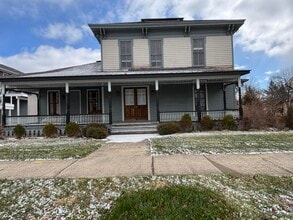 Building Photo - 118 S Evans St