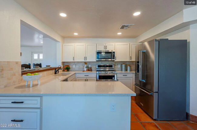 Cocina - 5418 E Yolantha St