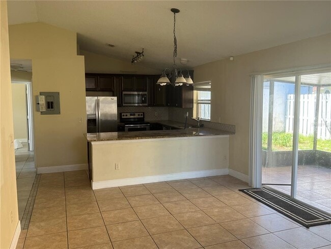 Building Photo - 2399 Harbor Town Dr