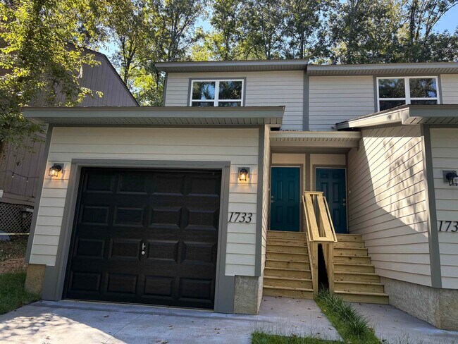 Foto del edificio - 1733 Beechwood Cir S