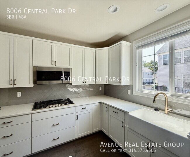 Foto del edificio - 8006 Central Park Dr