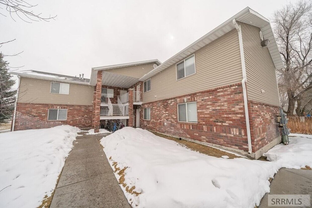 Foto principal - BRENTWOOD UPPER UNIT CONDO 2 Bed 1 Bath wi...