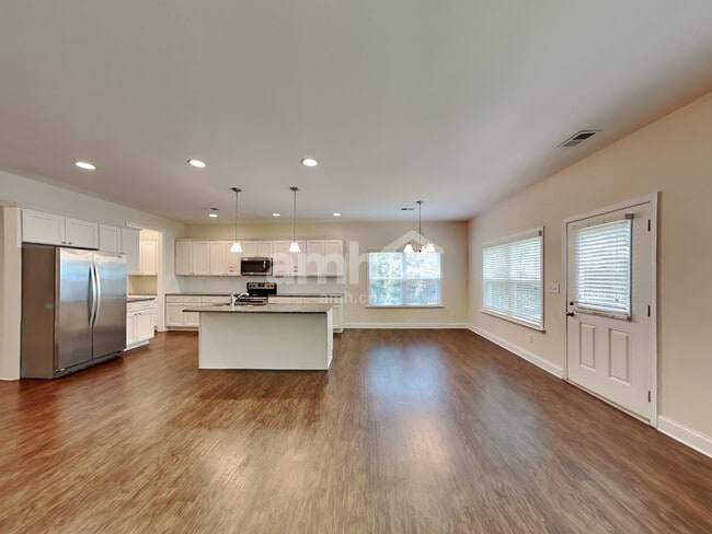 Building Photo - 1022 Monitor Ct