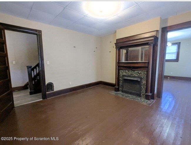Building Photo - 1220 Schlager St