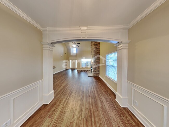 Building Photo - 3023 Holderwood Dr