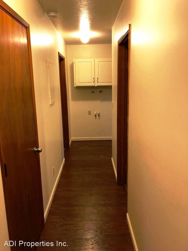 Building Photo - 2 br, 1 bath House - 1139 SE Baseline St. #6