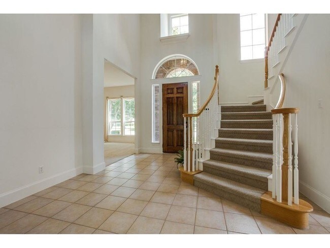 Building Photo - 3105 Springbranch Dr