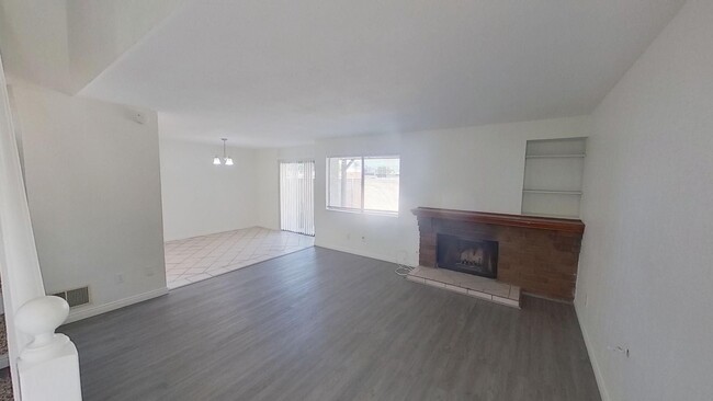 Building Photo - **Move-In Special** Spacious 3 Bedroom 2.5...