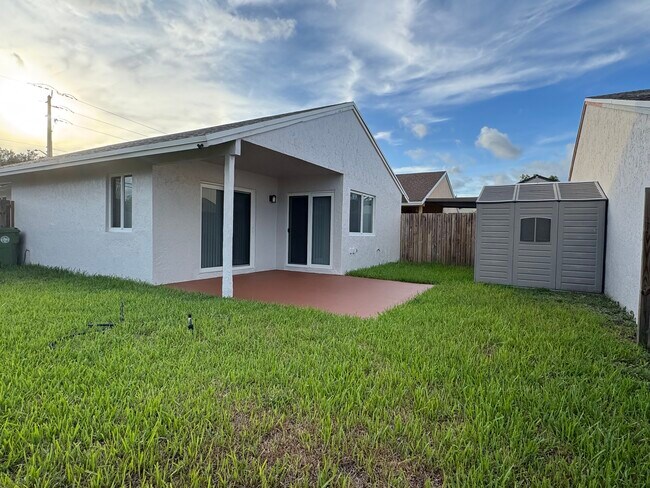 Foto del edificio - 961 SW 112th Ave