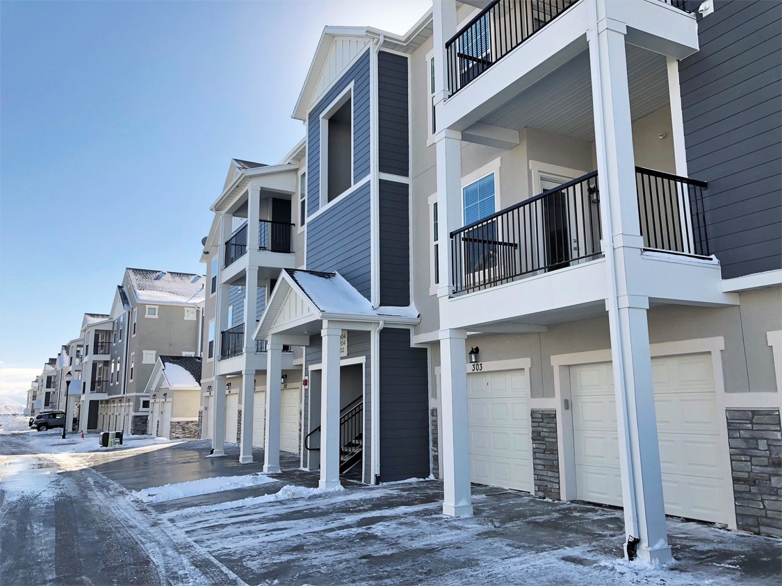 Primary Photo - 14484 Ronan LaneEagleview Condo'