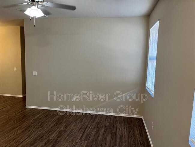 Building Photo - 206 Ashley Dr