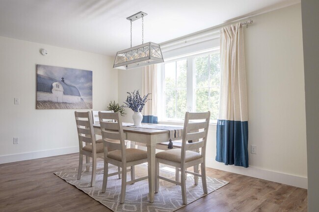 Foto del edificio - 37 Main Rd N