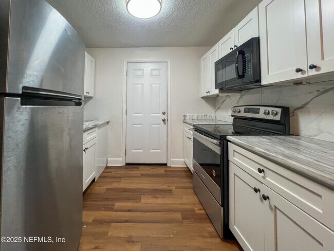 Foto del edificio - 3220 Myra St