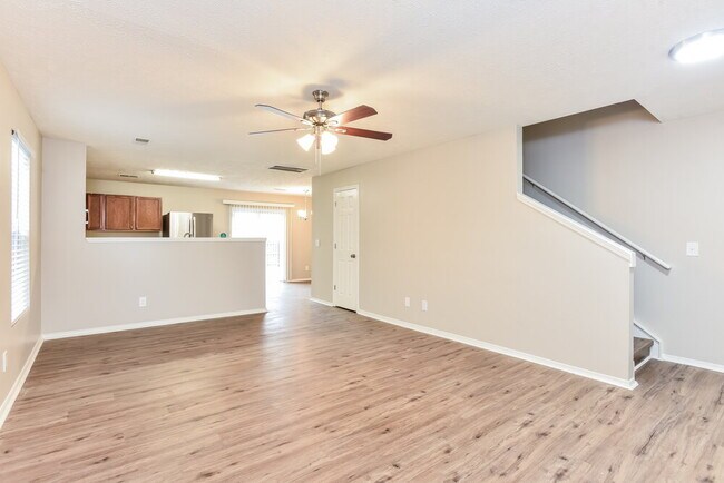 Foto del edificio - 2803 Creekbend Dr