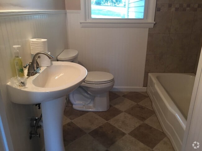 Building Photo - 8520 Garrison Drive