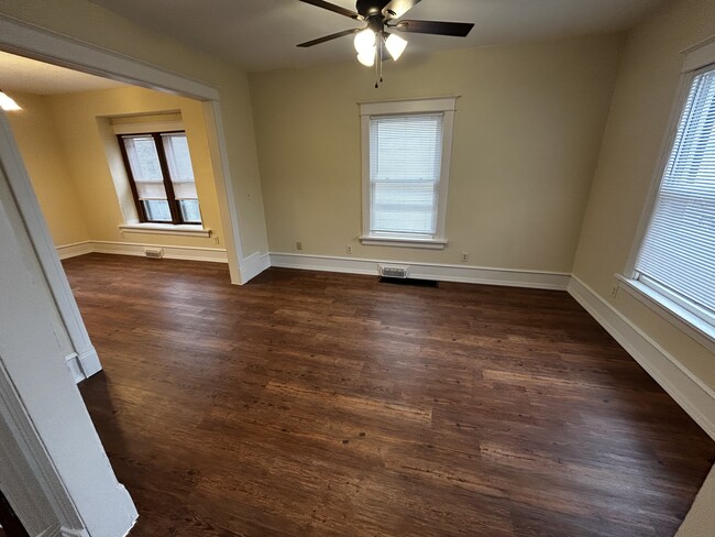 Foto del edificio - 328 14th St SE