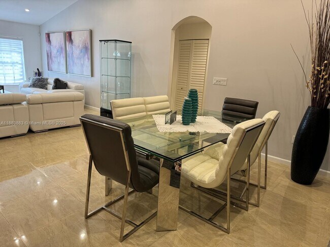 Foto del edificio - 18864 NW 89th Ct
