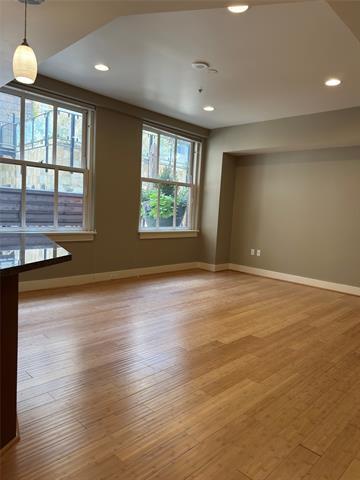Foto del edificio - 411 W 7th St
