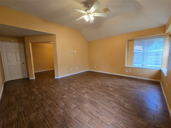 Building Photo - 8927 Diamond Lake Ln