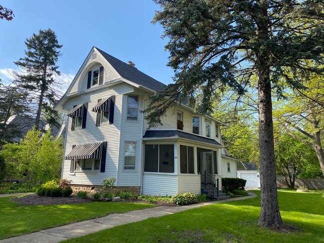 Building Photo - 1111 Garfield Ave