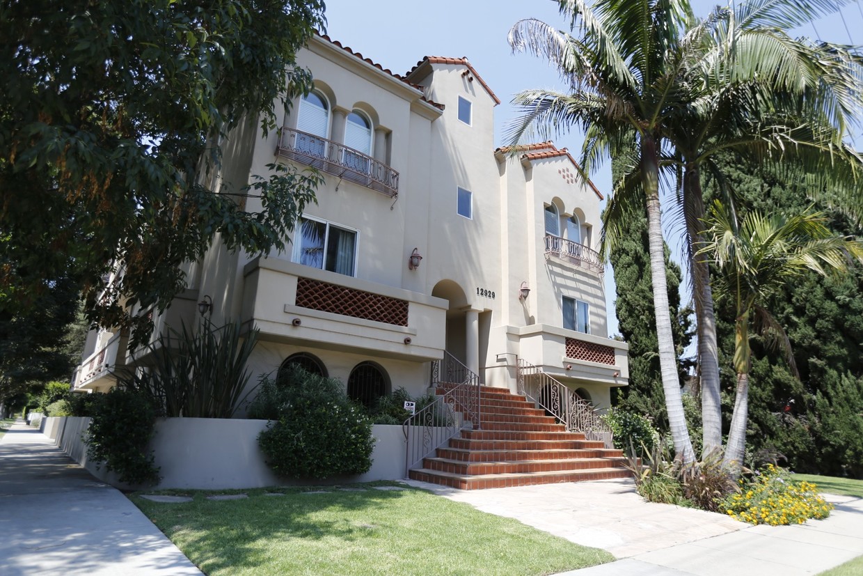12929 Moorpark St, Studio City, CA 91604 Apartments in Studio City