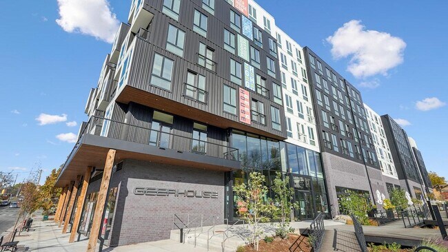 Building Photo - 620 Foster St