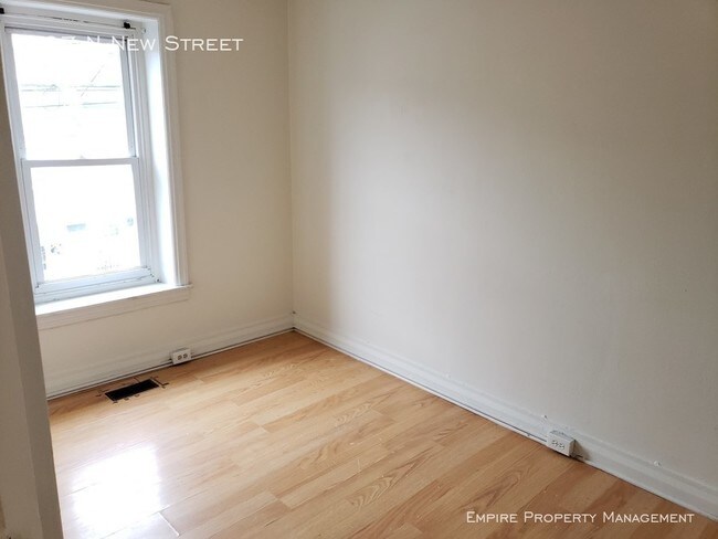 Building Photo - 4 Bedroom in Allentown