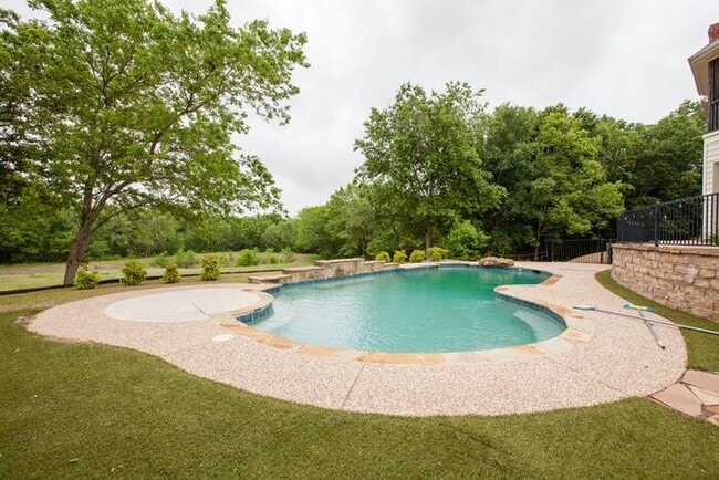Building Photo - Ranch Living with a Pool in McKinney