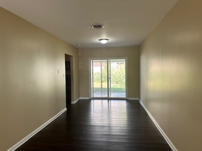 Building Photo - Middletown Area School District 3 Bed 1.5 ...