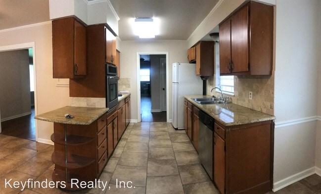 Foto del edificio - 4 br, 2 bath House - 724 Woodhaven St.