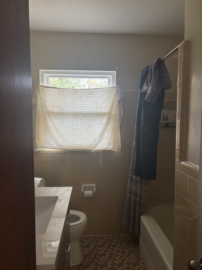 Foto del edificio - 2533 Crescent Dr