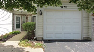 Building Photo - 1213 Cranbrook Dr