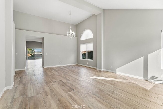 Foto del edificio - 28645 Via Pasatiempo