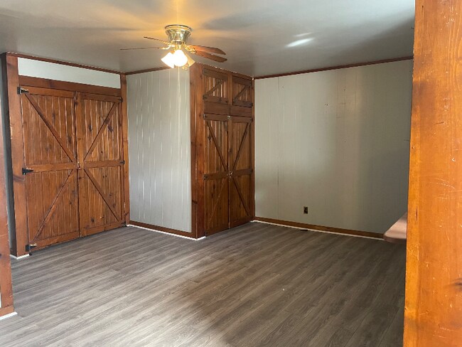 Foto del edificio - 613 W 6th St