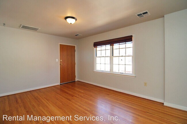 Building Photo - 1 br, 1 bath House - 5400 NE 30th Ave #305